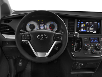 2017 Toyota Sienna SE Premium 8 Passenger