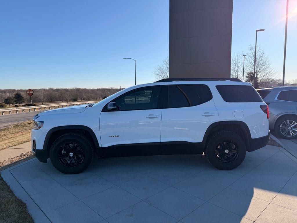 2023 GMC Acadia AT4