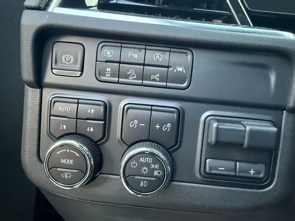 2025 Chevrolet Tahoe RST