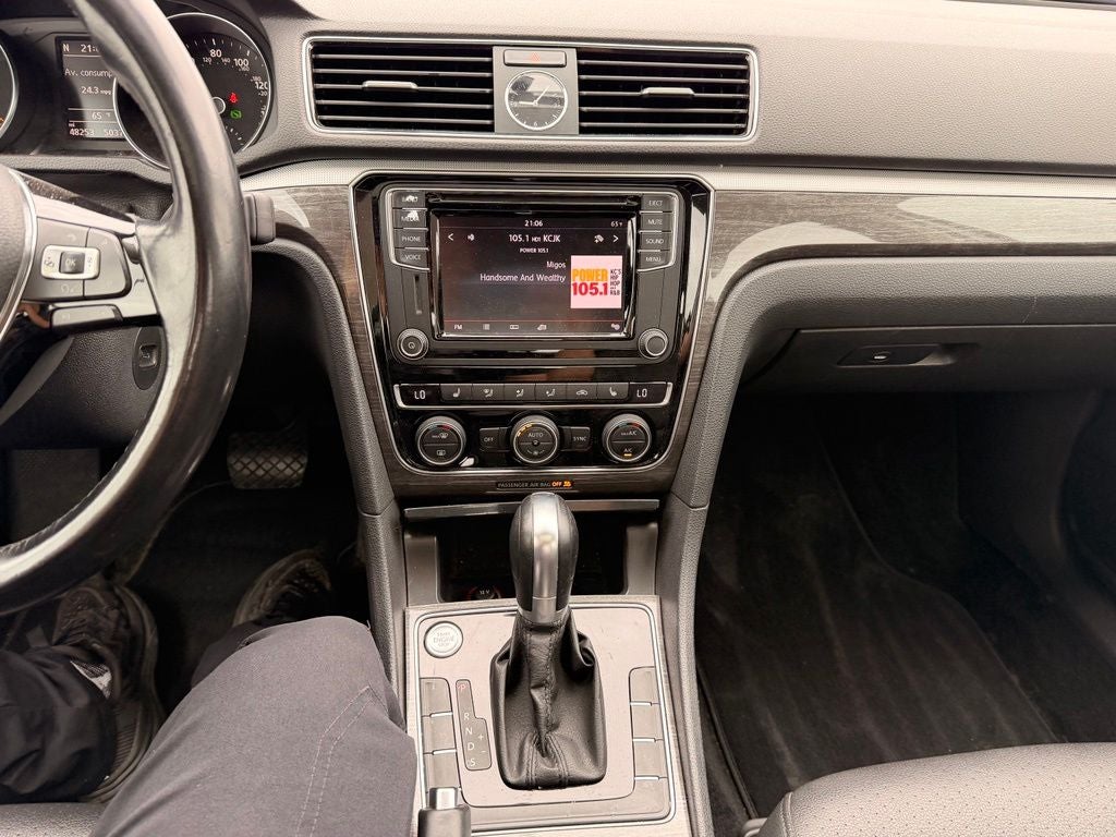 2017 Volkswagen Passat 1.8T SE