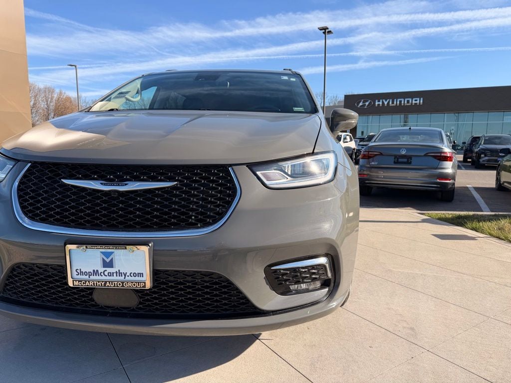 2022 Chrysler Pacifica Touring L