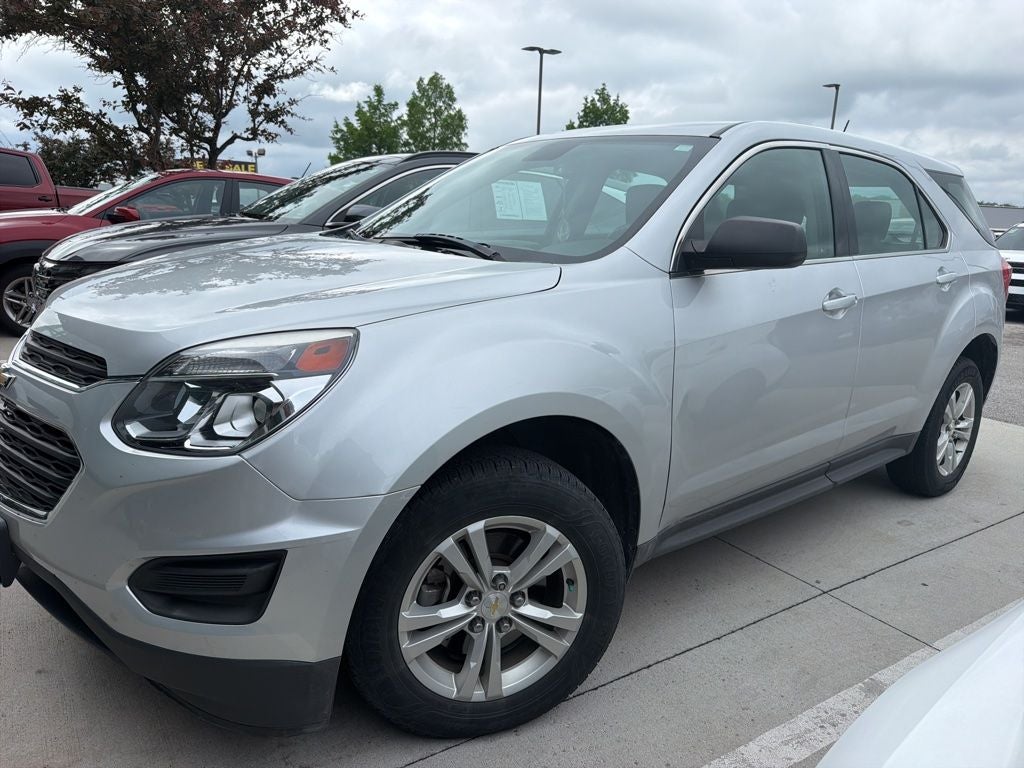 2017 Chevrolet Equinox LS's photo