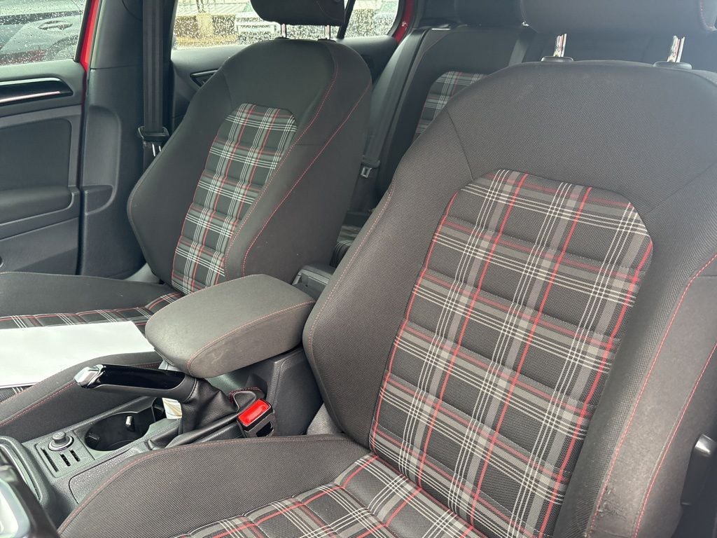 2017 Volkswagen Golf GTI Sport