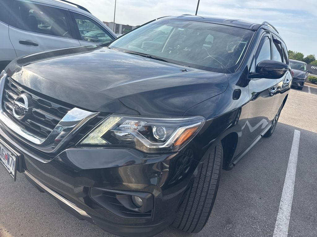 2017 Nissan Pathfinder SV 4WD's photo