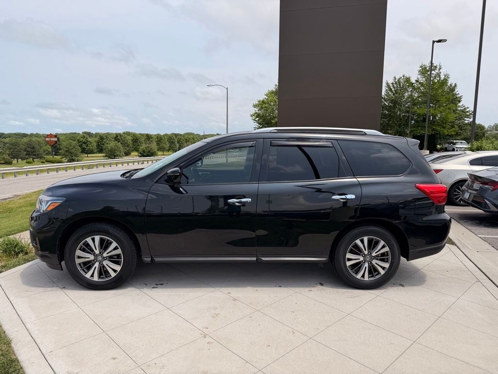 2017 Nissan Pathfinder SV