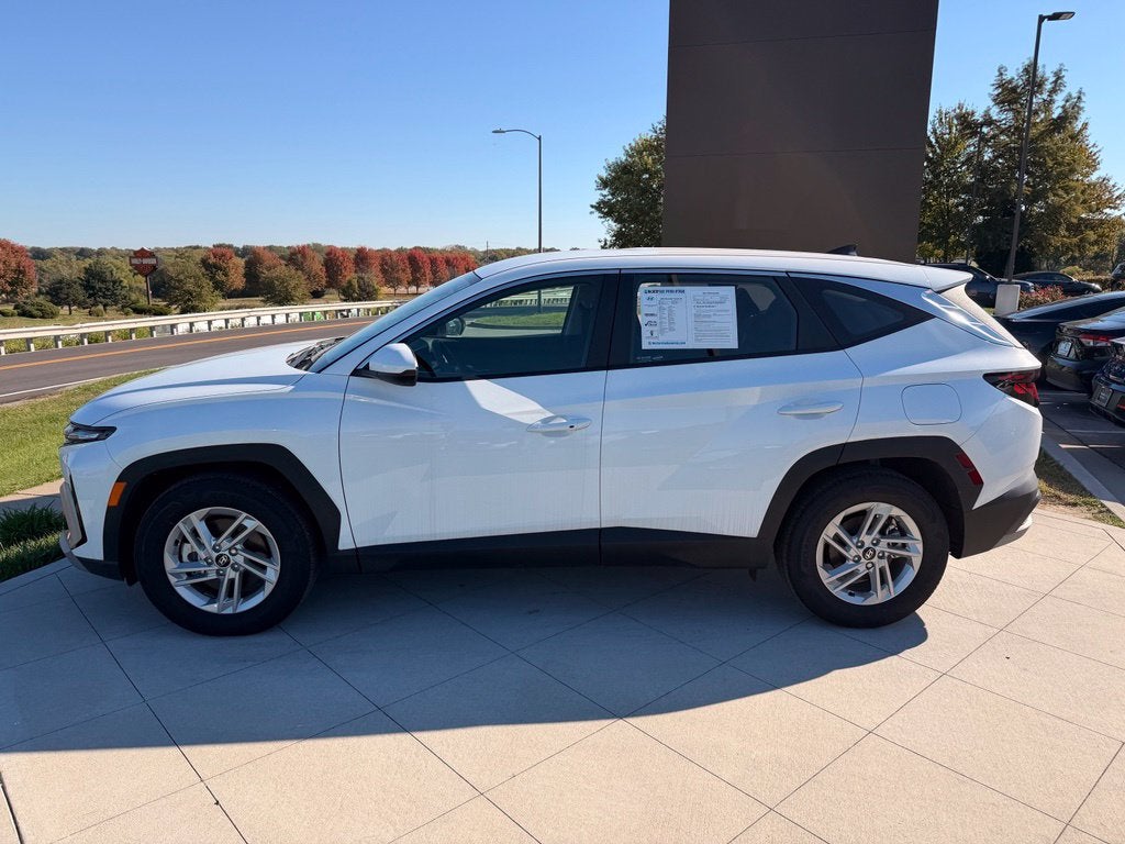 Certified 2025 Hyundai Tucson SE with VIN 5NMJA3DE5SH571978 for sale in Kansas City