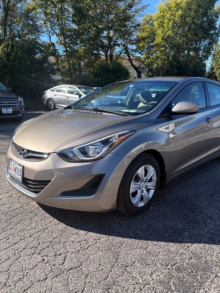 2016 Hyundai Elantra SE
