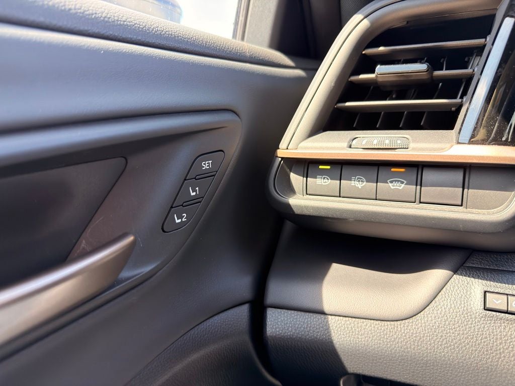 2025 Toyota Crown Signia Limited