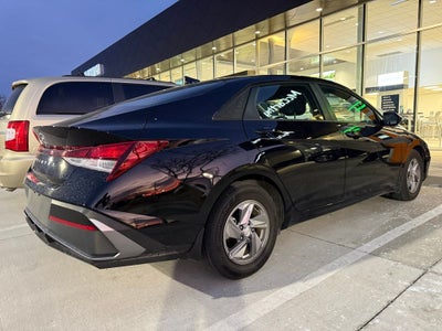 2025 Hyundai Elantra SE