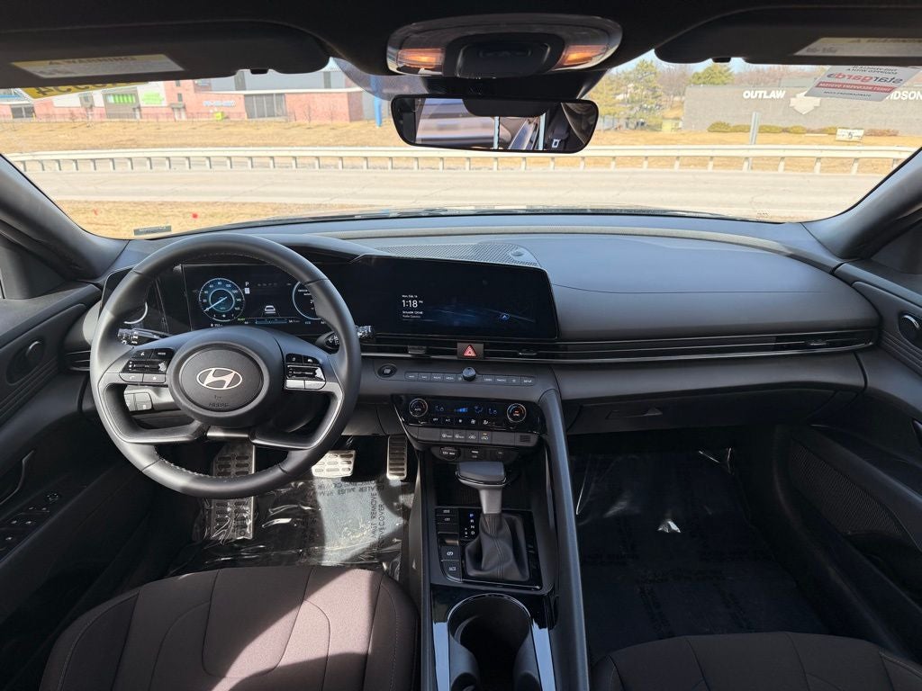 2025 Hyundai Elantra Hybrid SEL Sport