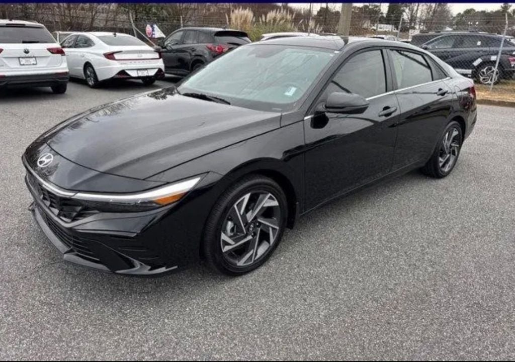 2025 Hyundai Elantra Hybrid Limited