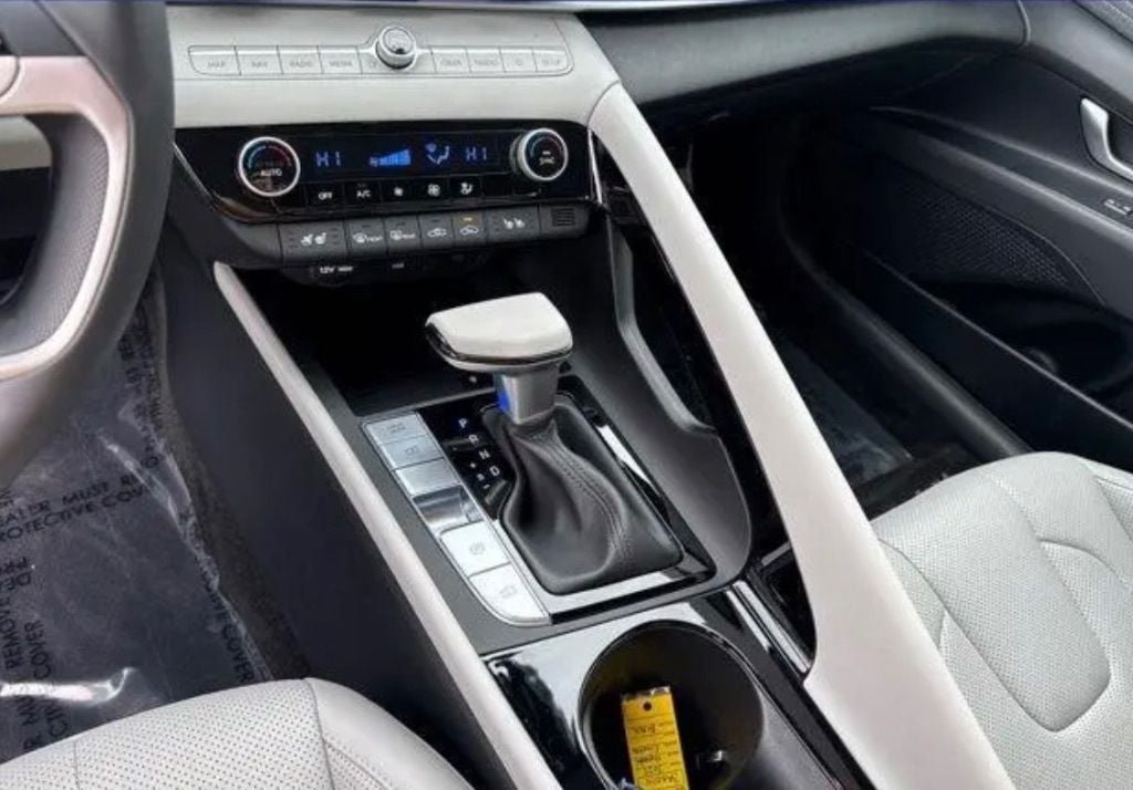 2025 Hyundai Elantra Hybrid Limited