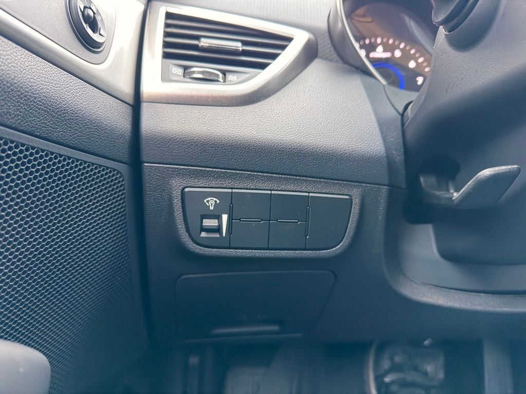 2017 Hyundai Veloster Base