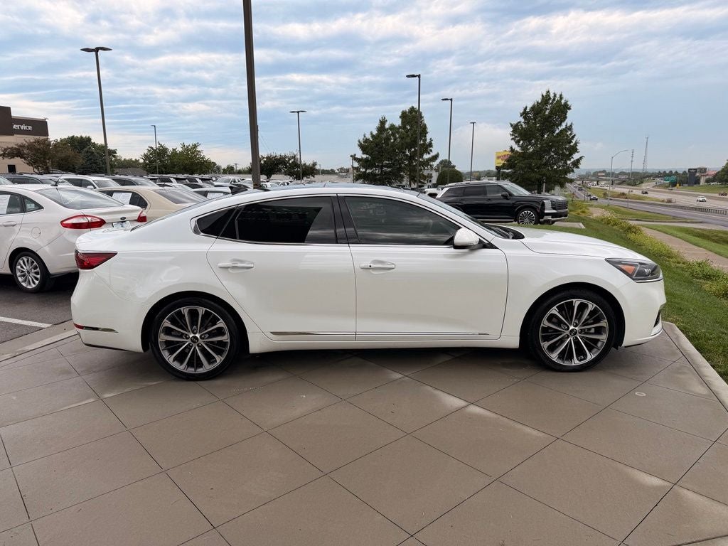 2017 Kia Cadenza Technology