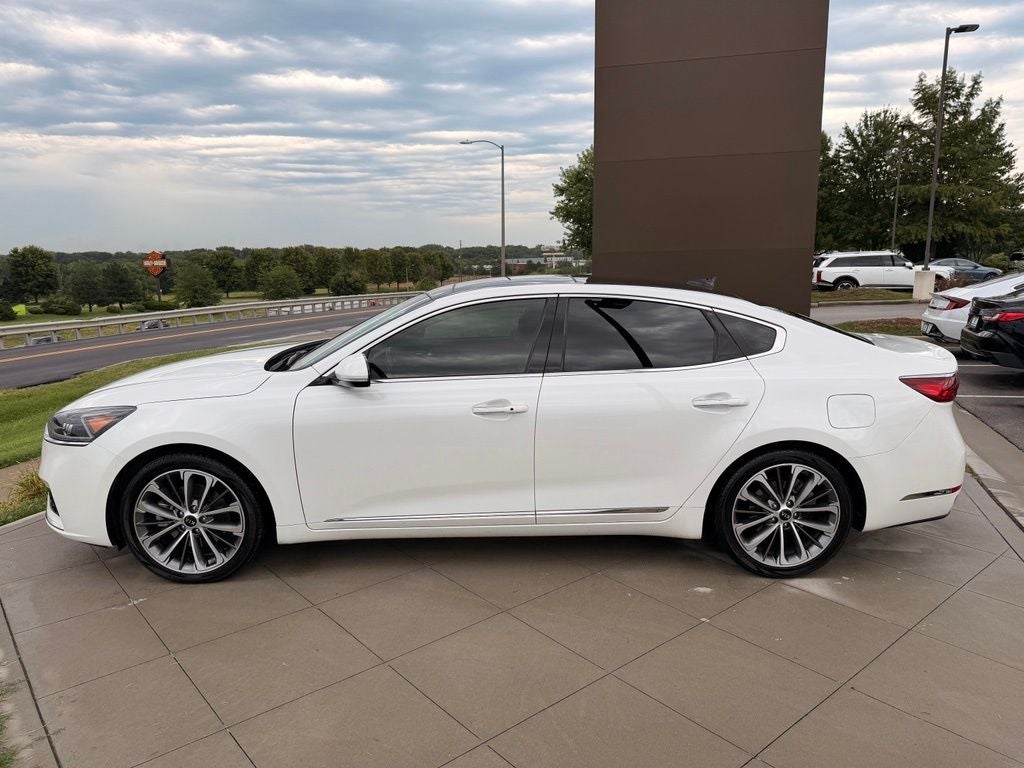 2017 Kia Cadenza Technology
