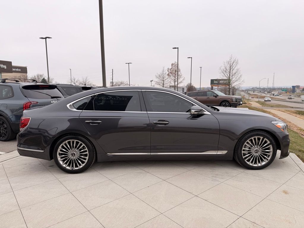 2020 Kia K900 Luxury