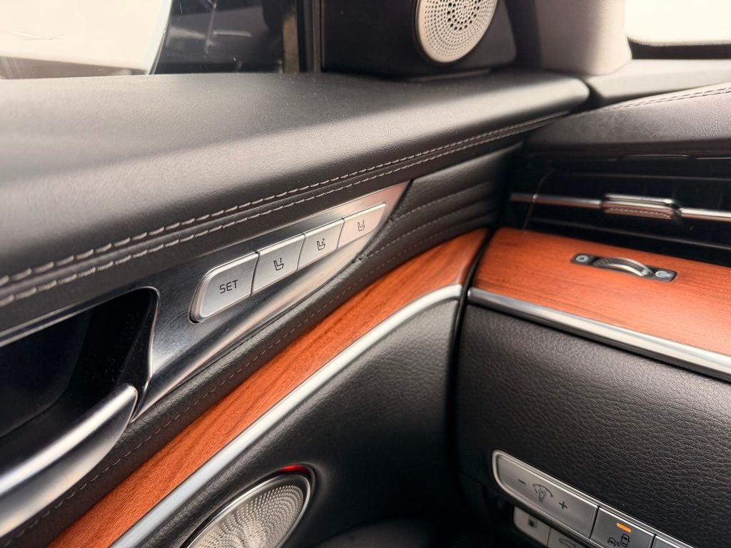 2020 Kia K900 Luxury