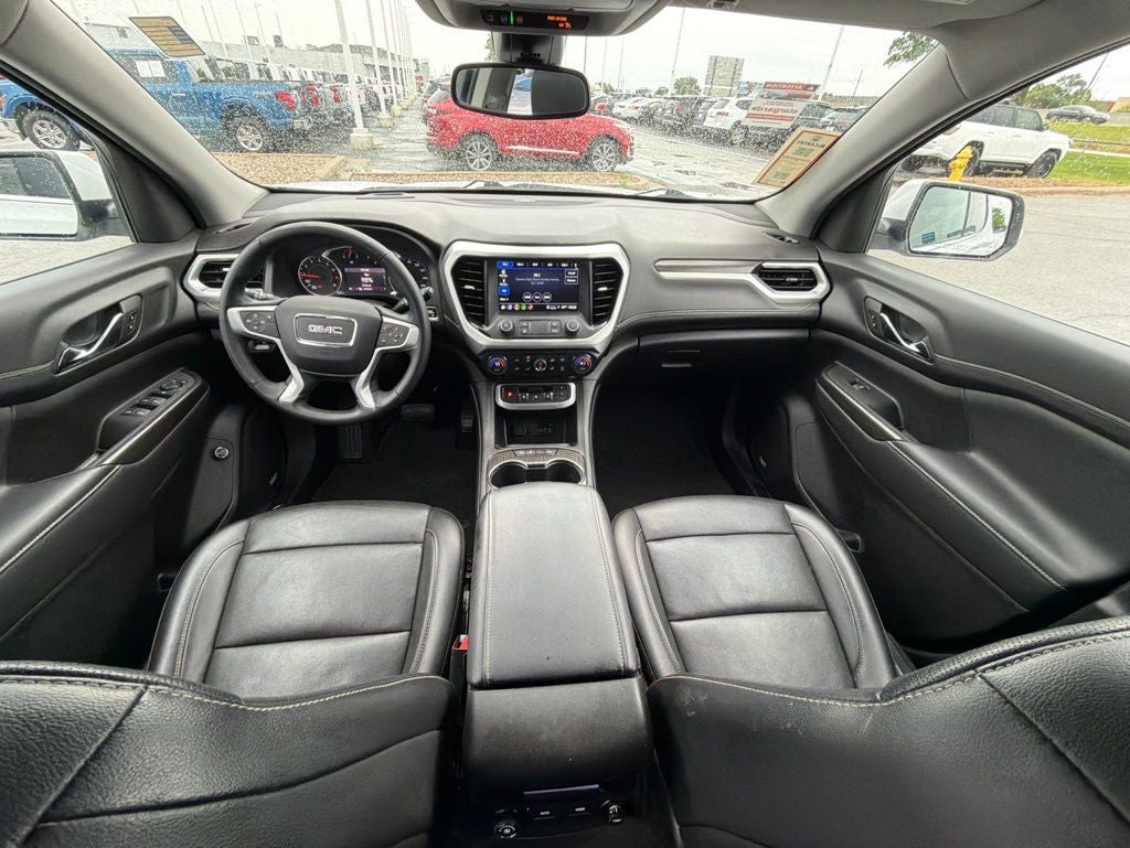2023 GMC Acadia SLT