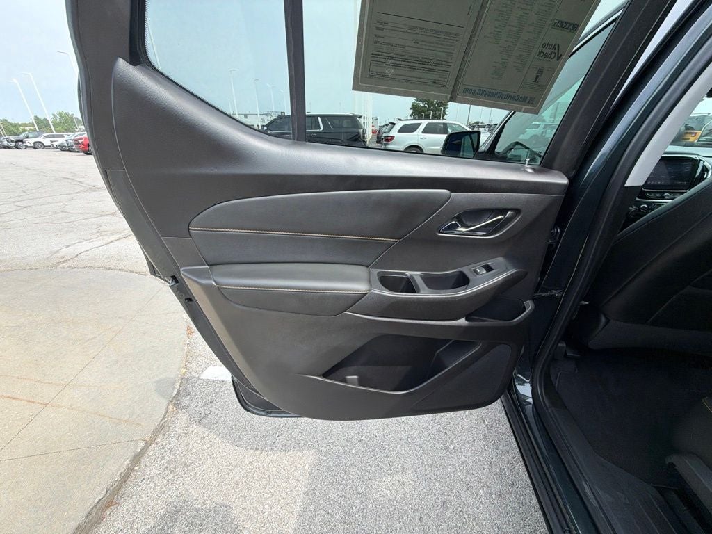 2021 Chevrolet Traverse LT Leather