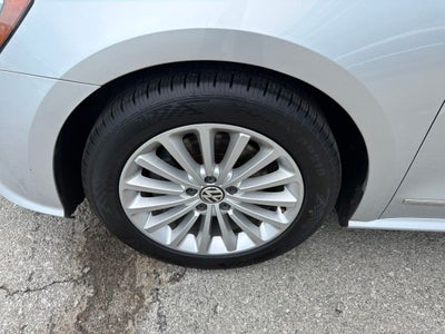 2016 Volkswagen Passat 1.8T SE