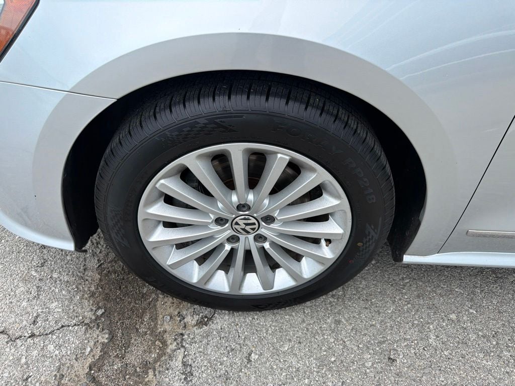 2016 Volkswagen Passat 1.8T SE