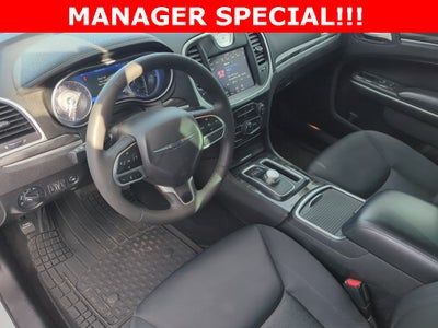 2022 Chrysler 300 Touring