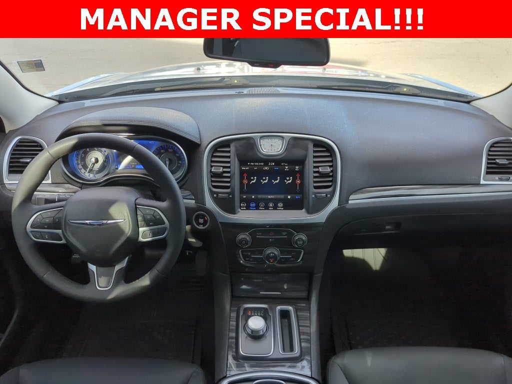 2022 Chrysler 300 Touring