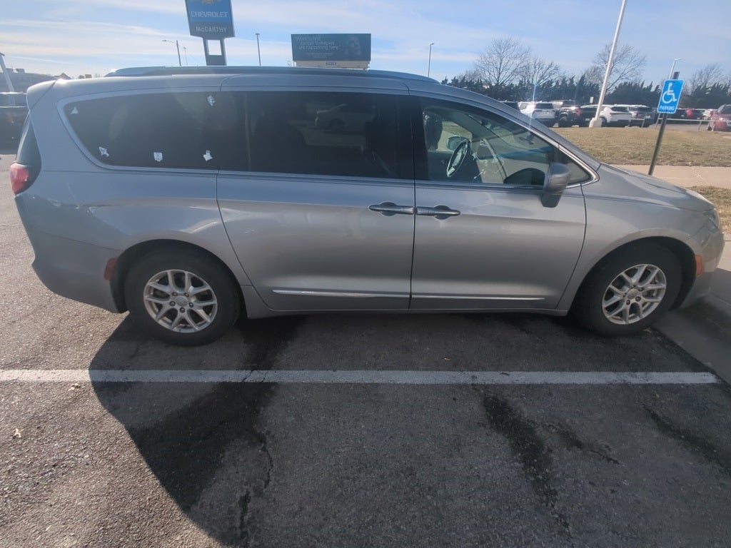 2020 Chrysler Pacifica Touring L