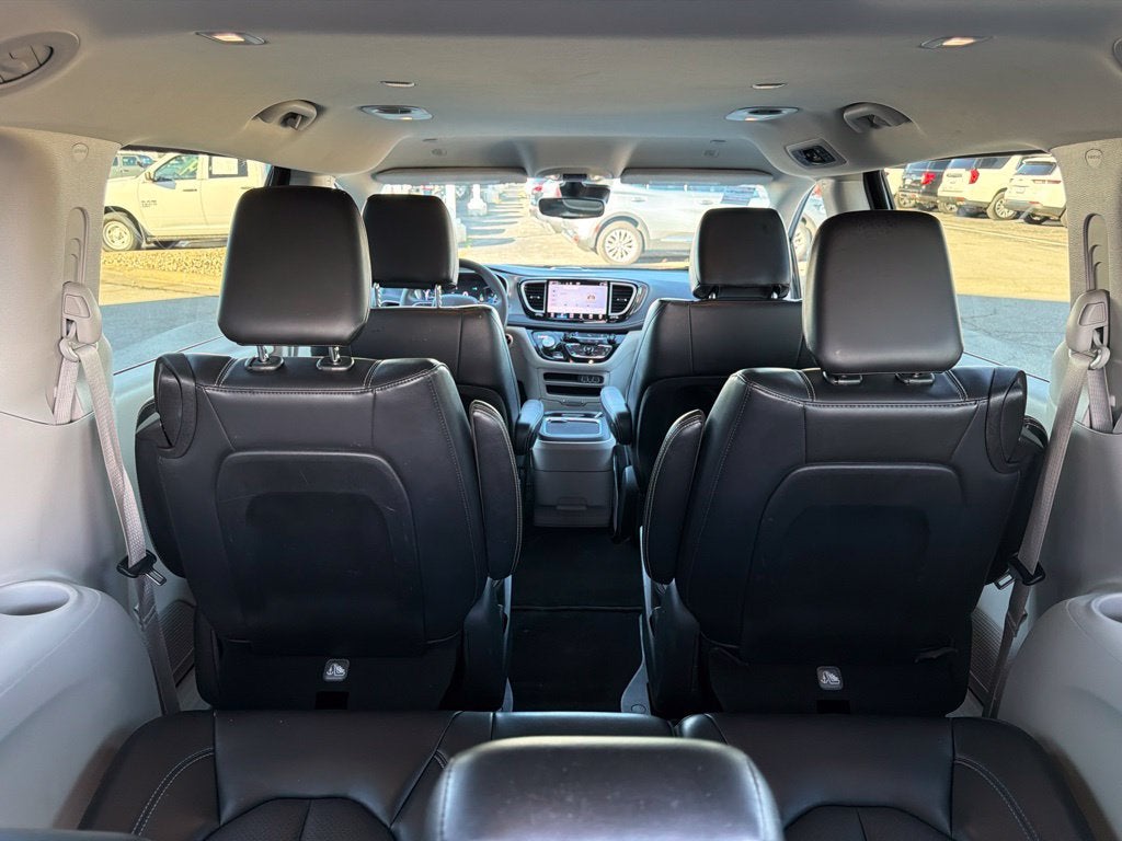 2023 Chrysler Pacifica Hybrid Touring L
