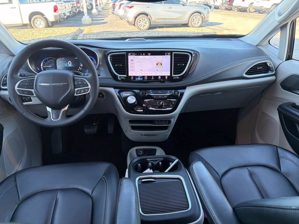 2023 Chrysler Pacifica Hybrid Touring L
