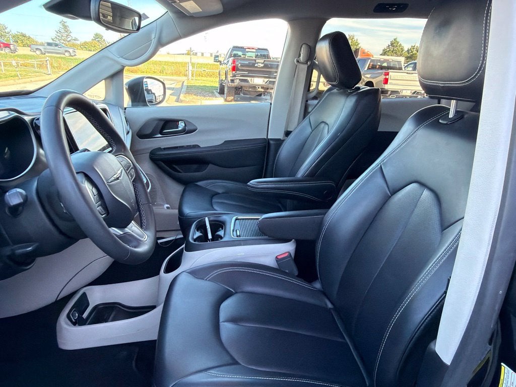 2023 Chrysler Pacifica Hybrid Touring L