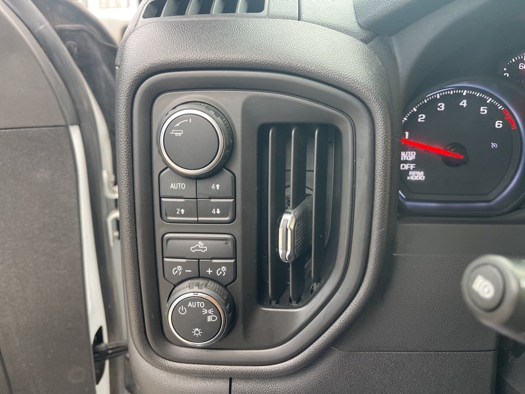 2022 Chevrolet Silverado 1500 Custom Trail Boss