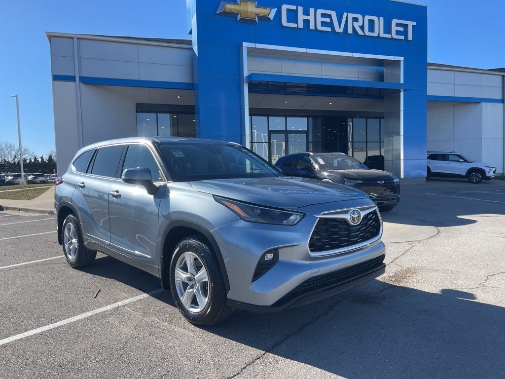 2022 Toyota Highlander LE