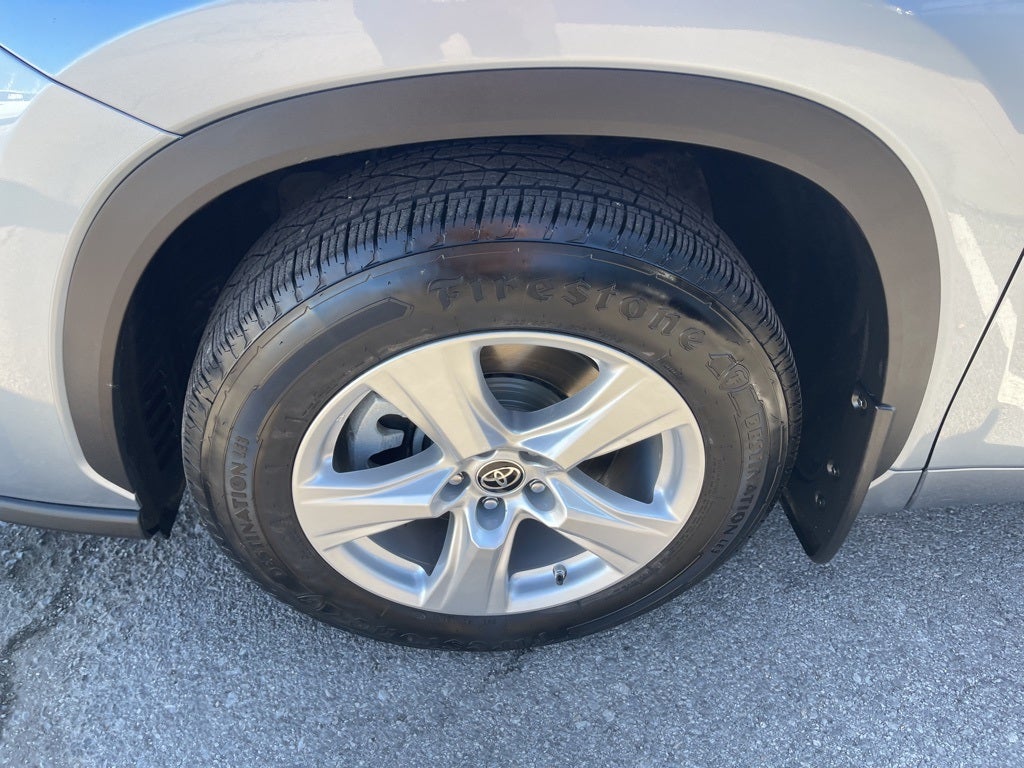 2022 Toyota Highlander LE