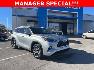 2022 Toyota Highlander Hybrid XLE