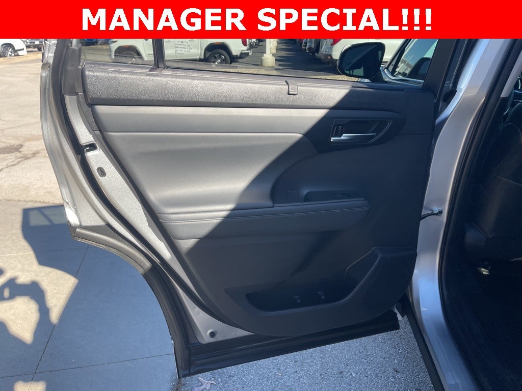 2022 Toyota Highlander Hybrid XLE