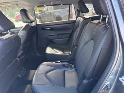 2025 Toyota Highlander XLE