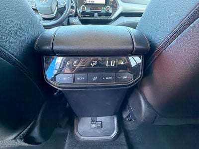 2025 Toyota Highlander XLE