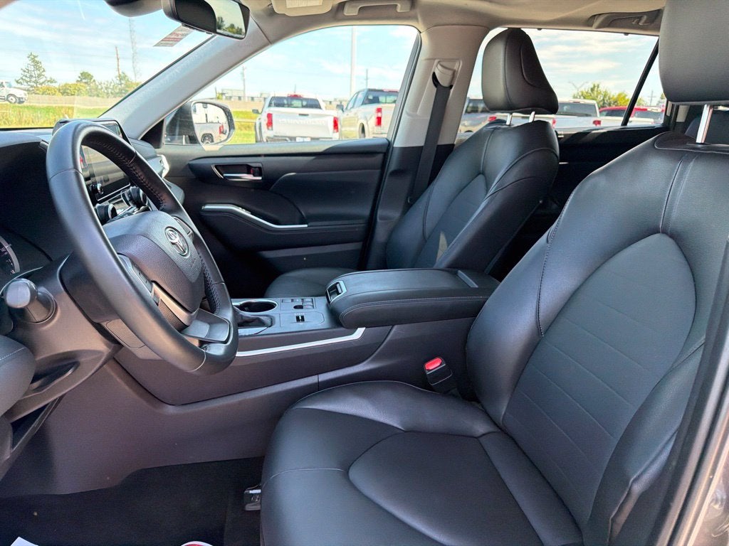 2025 Toyota Highlander XLE