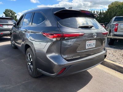 2025 Toyota Highlander XLE