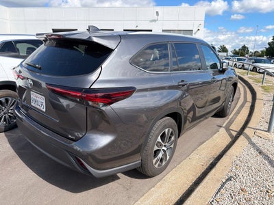 2025 Toyota Highlander XLE
