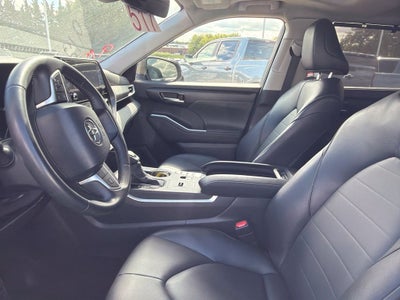 2025 Toyota Highlander XLE