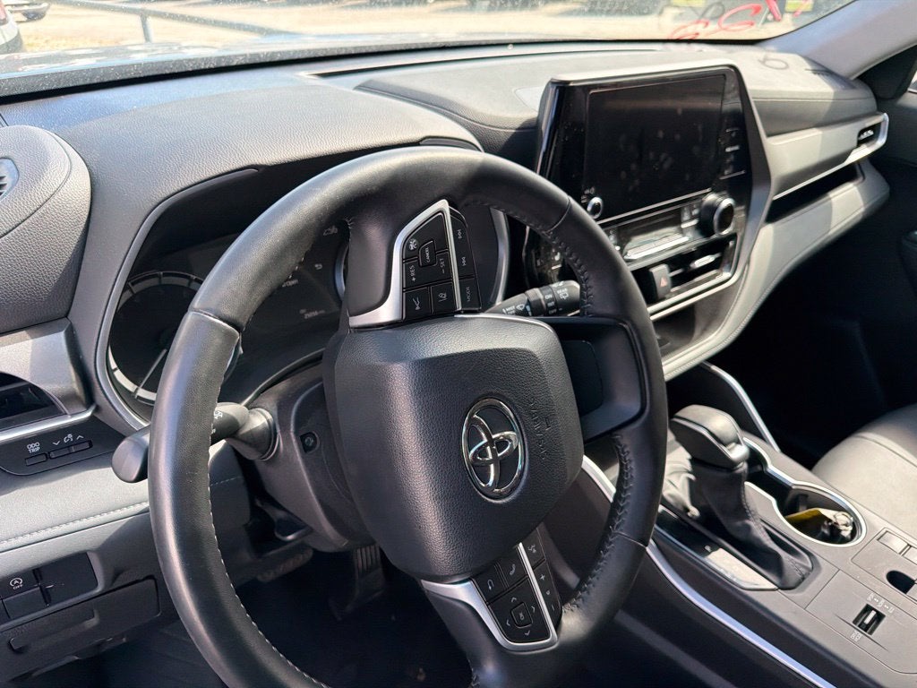 2025 Toyota Highlander XLE