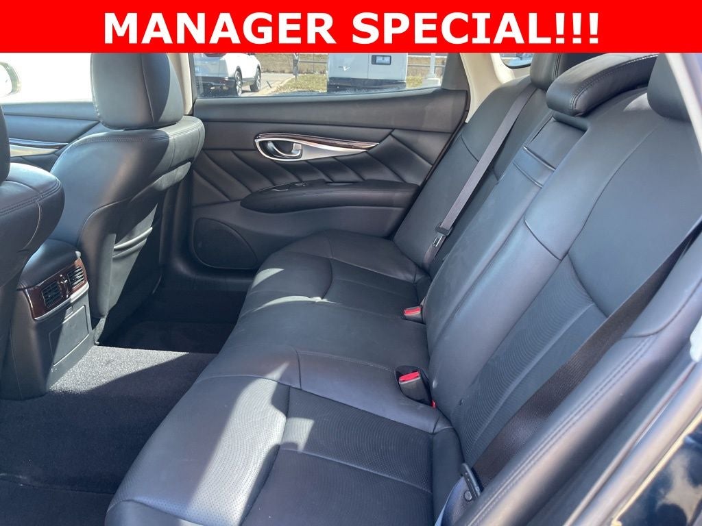 2016 INFINITI Q70L 3.7X