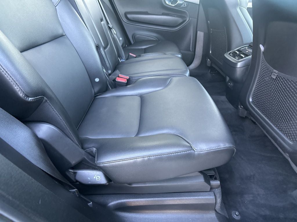 2023 Volvo XC90 B5 Core