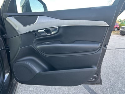 2023 Volvo XC90 B5 Core