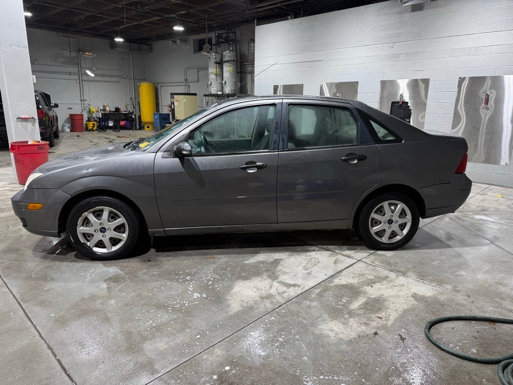 2005 Ford Focus ZX4 SE
