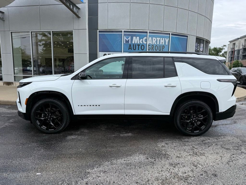 Used 2024 Chevrolet Traverse RS with VIN 1GNEVLKS8RJ150217 for sale in Kansas City