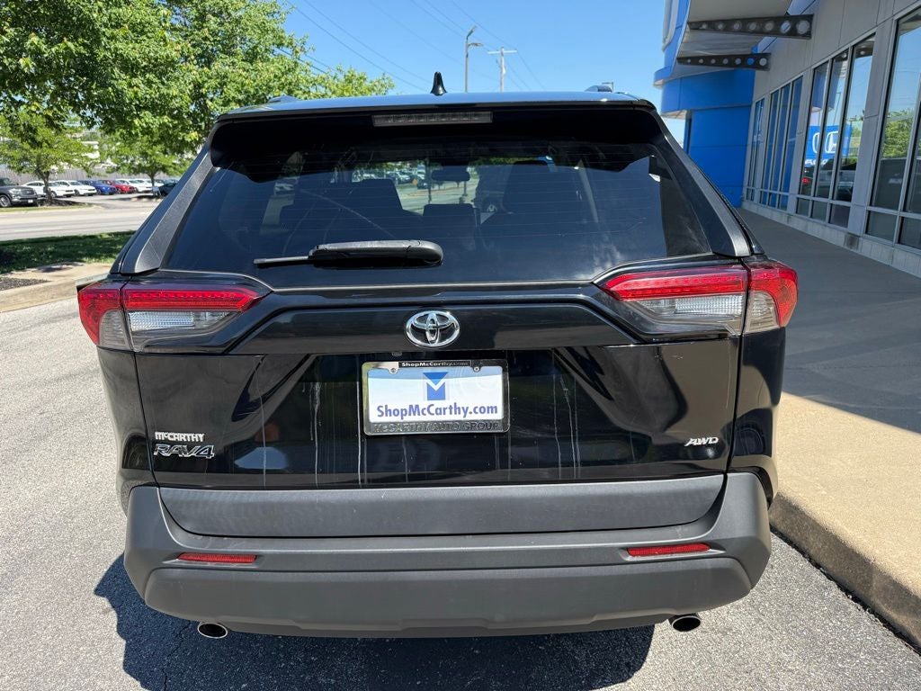 2020 Toyota RAV4 LE