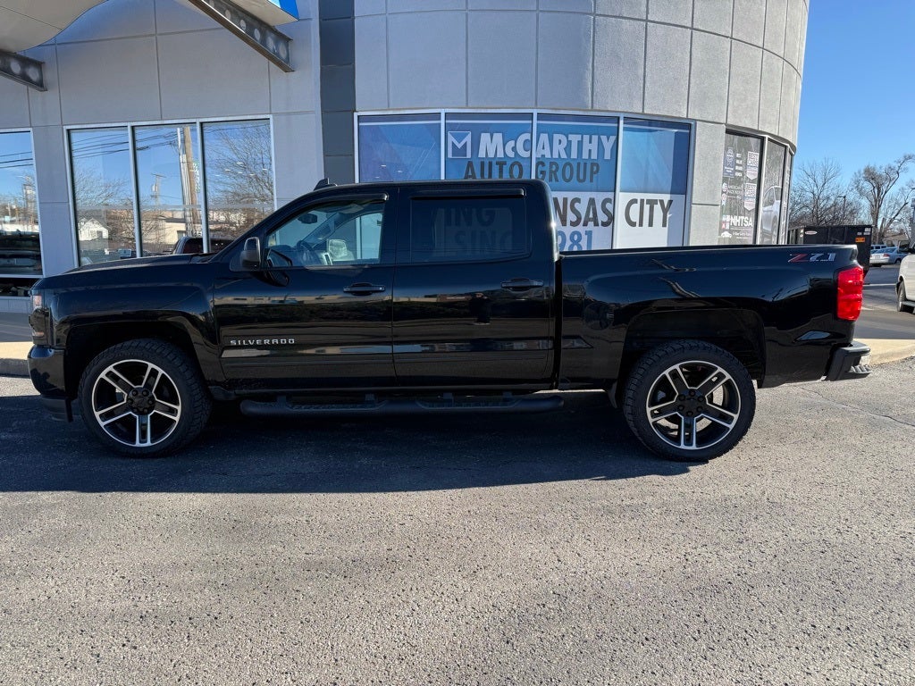 Used 2018 Chevrolet Silverado 1500 LT with VIN 3GCUKREC0JG569057 for sale in Kansas City
